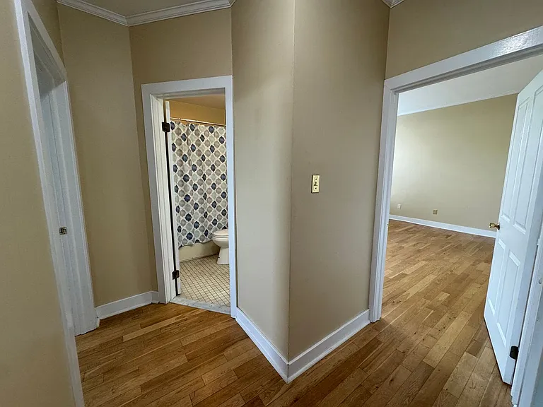 535 Main St #17 — Photo 8