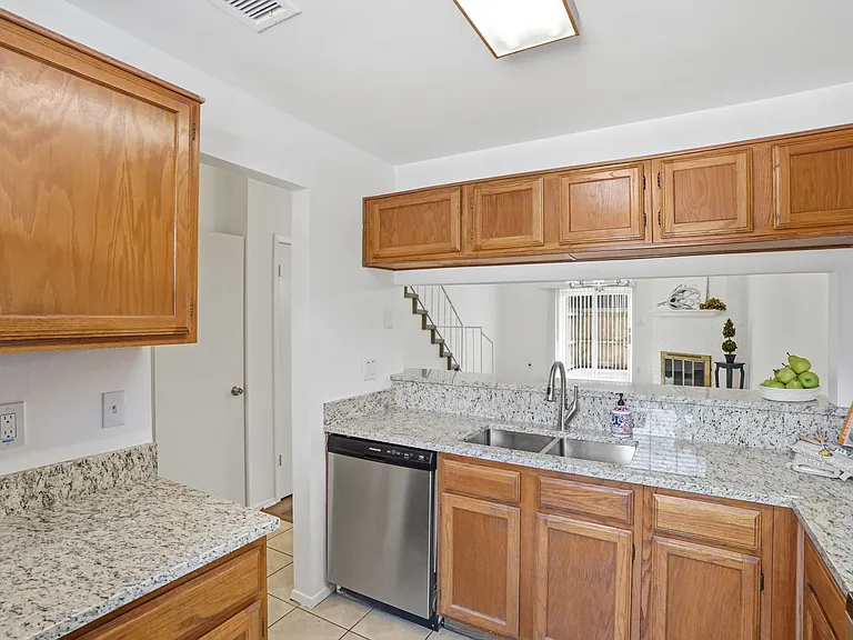 204 Samuel Blvd #I-3 — Photo 7