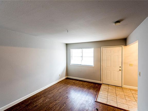 4th image of 10 E Davidson St APT 3
