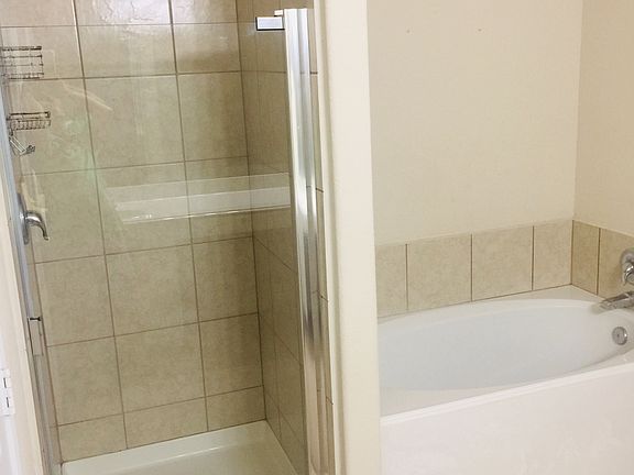 2nd image of 10622 Woodland Oaks Dr