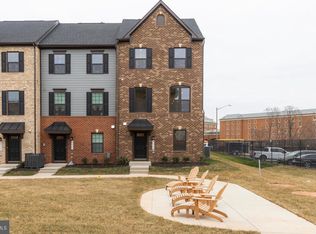 4492 Blush Peony Ter, Chantilly, VA 20151