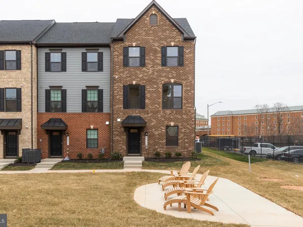 4492 Blush Peony Ter, Chantilly, VA 20151