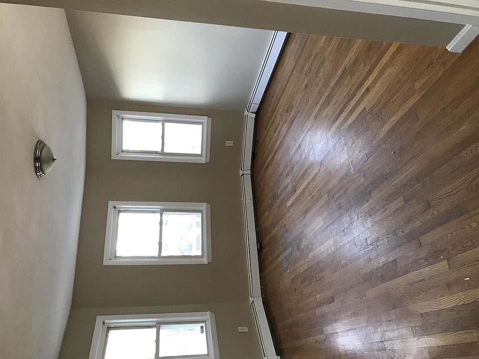 2nd image of 81 Spencer St #2