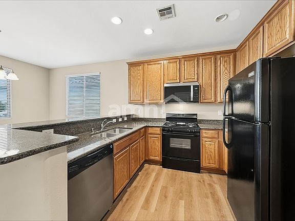 3rd image of 632 Mauna Kea Pl