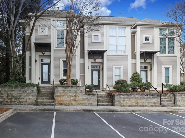 1085 Park West Dr, Charlotte, NC 28209