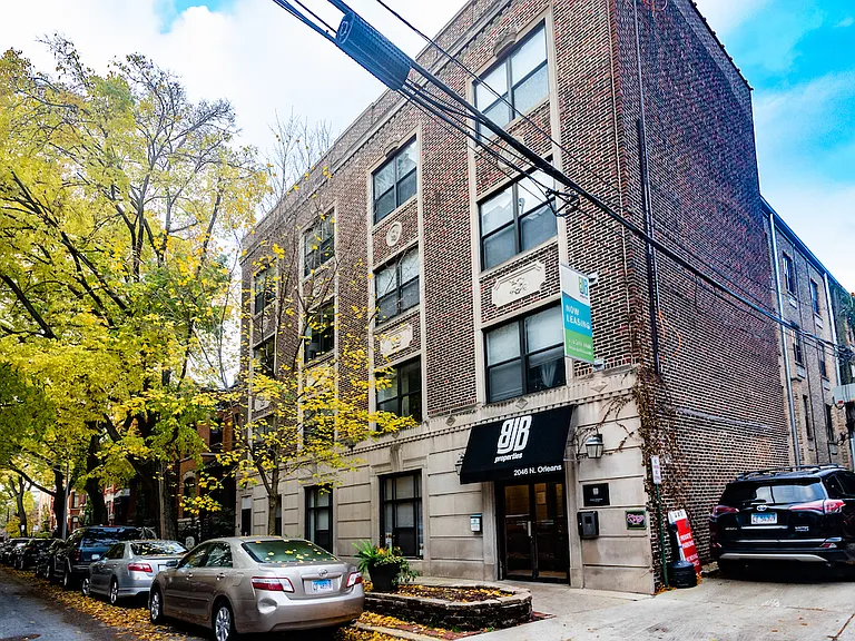 2046 N. Orleans — Photo 15