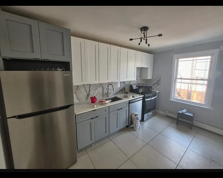 119 Hobart Ave #A4 — Photo 1