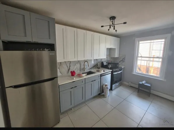 119 Hobart Ave, Bayonne, NJ
