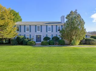 147 Coopers Farm Rd, Southampton, NY 11968