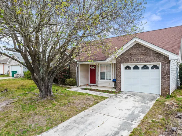 304 Rue Dianne, Mary Esther, FL 32569