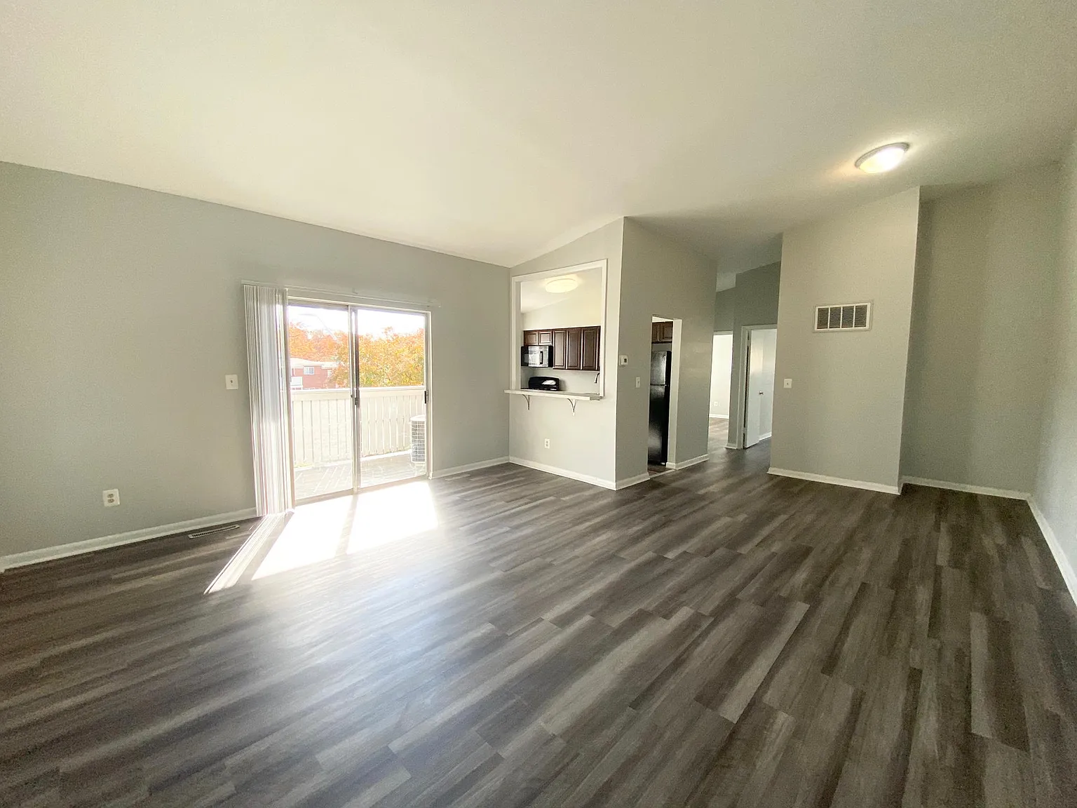Fox Crossing Apartments — Photo 2