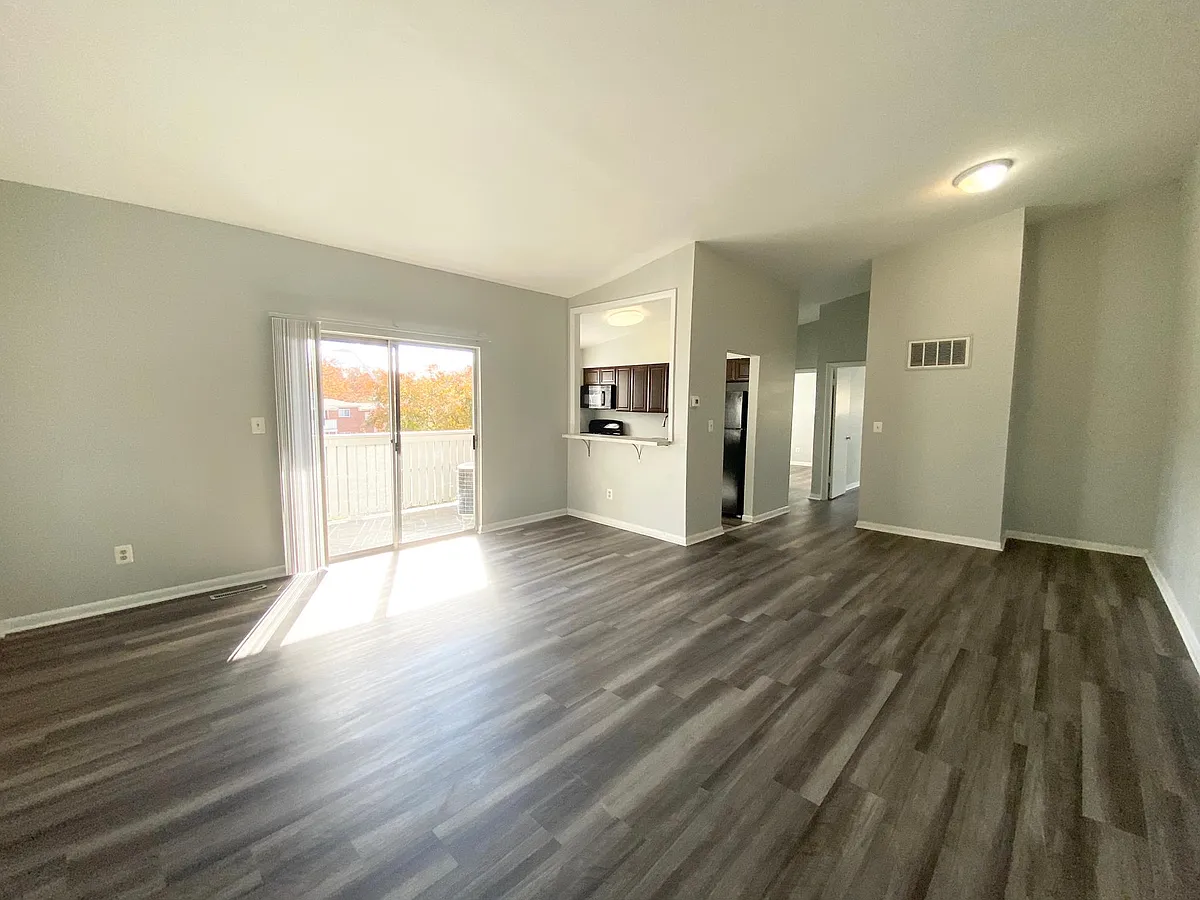 Building Photo - Fox Crossing Apartments