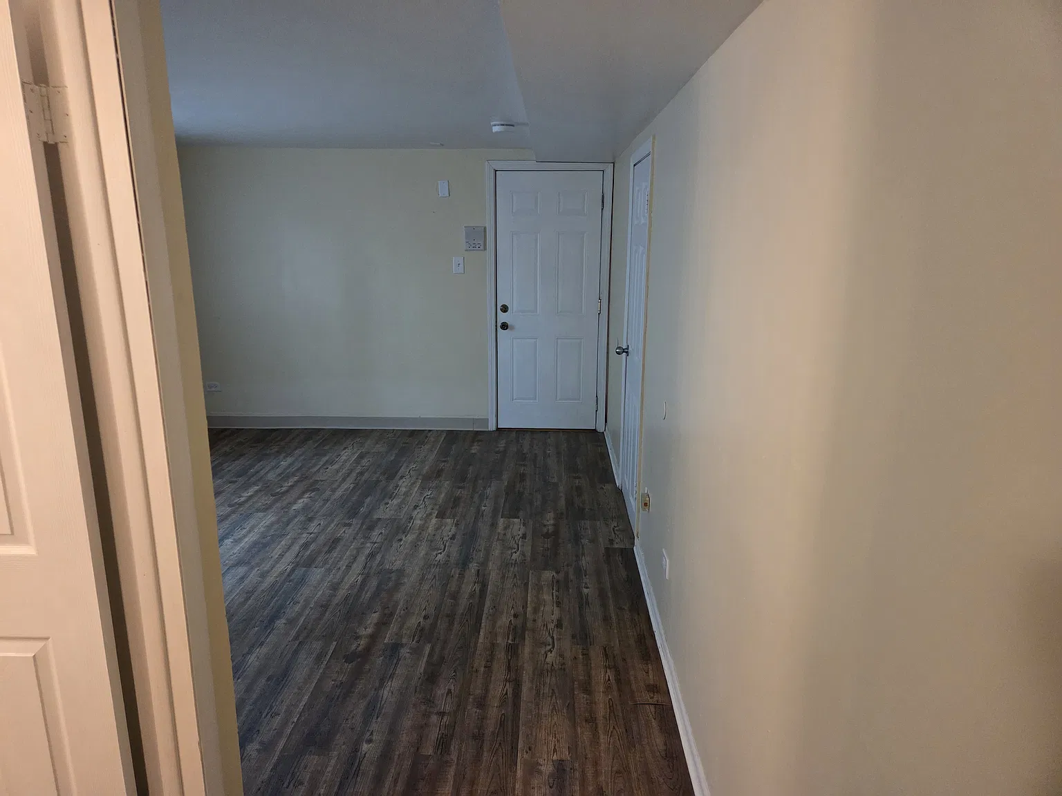 Studio, $875 — Photo 4