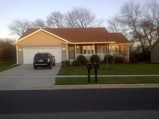 741 N Joshua Ln photo 1