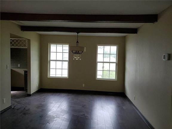 3rd image of 273 Spring Valley Cir