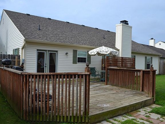 3rd image of 609 Breakers Ln