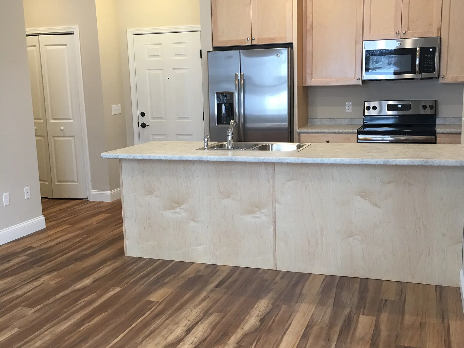 394 Main St — Photo 3