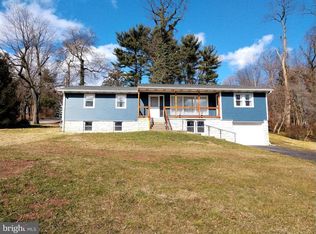 209 Locust Dr, New Cumberland, PA 17070