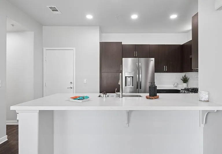 Casa Lago Eastlake — Photo 11