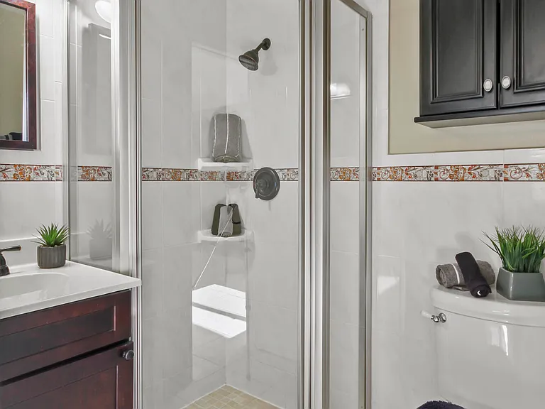 1421 NW 20th Ave #204 — Photo 10