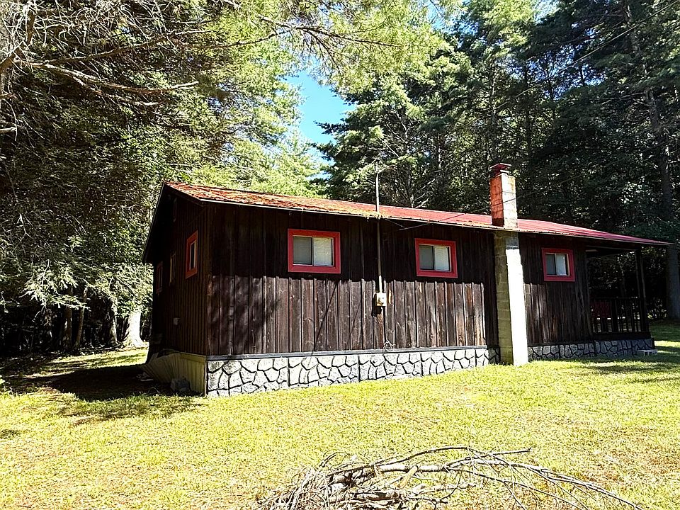 10th image of 450 Burr Ln