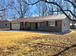 834 E Bedford St, Marshfield, MO 65706