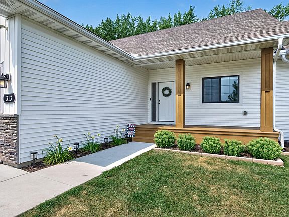 3rd image of 313 Lachermeier Ln