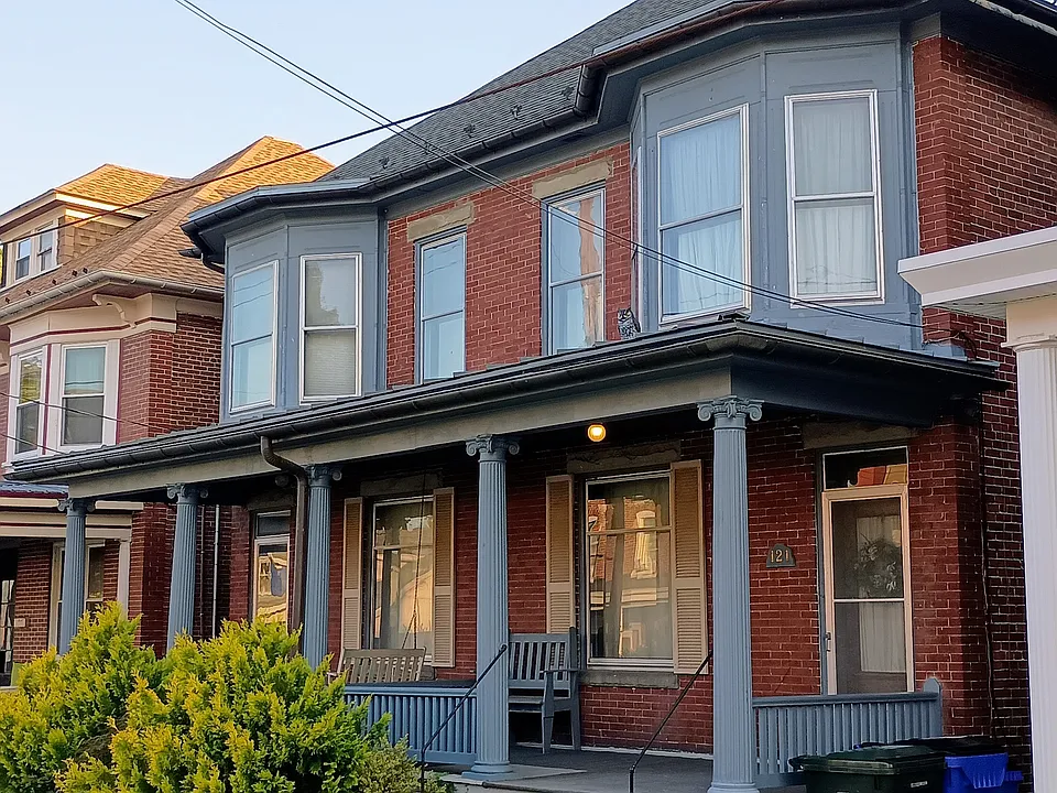 121 Fairground Ave