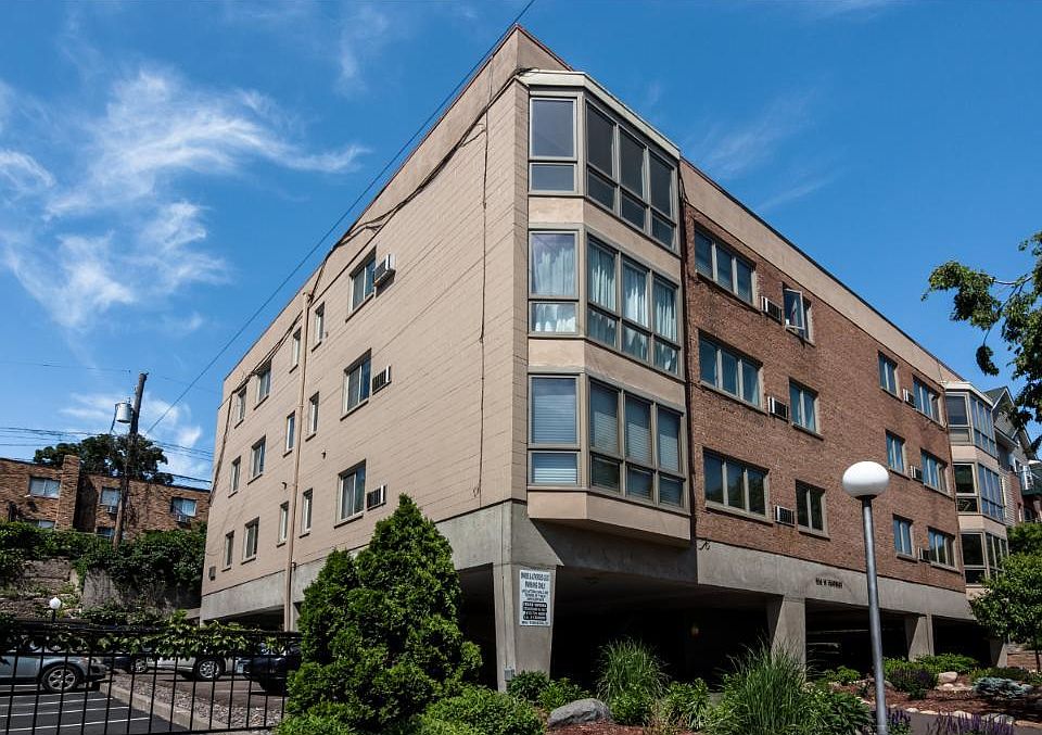 1st image of 504 W Franklin Ave APT 1D