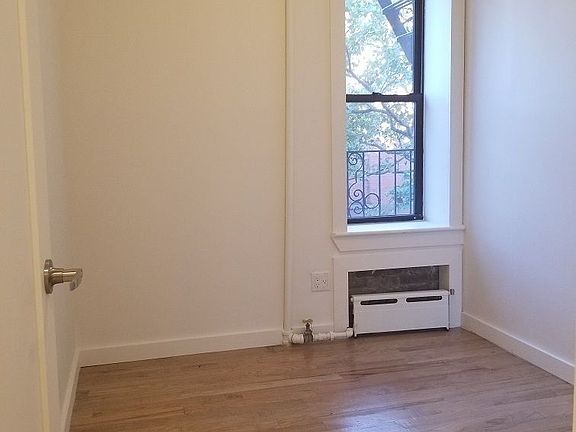 4th image of 322 6th St #12A