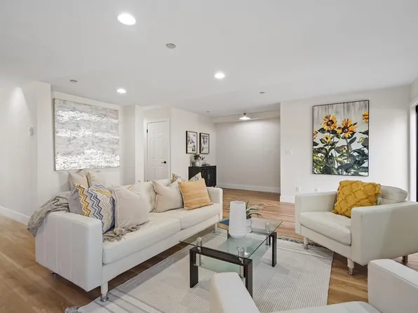 4159 El Camino Way APT B, Palo Alto, CA 94306