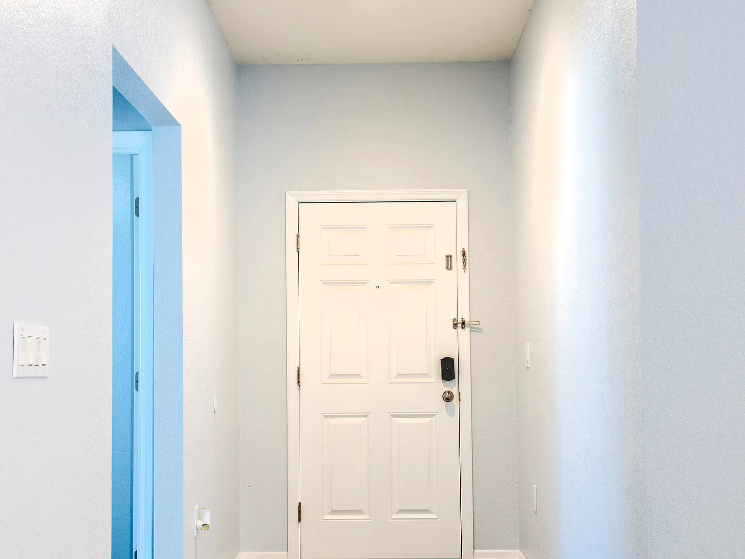 4 bed, 1768 sqft, $2,200 — Photo 2