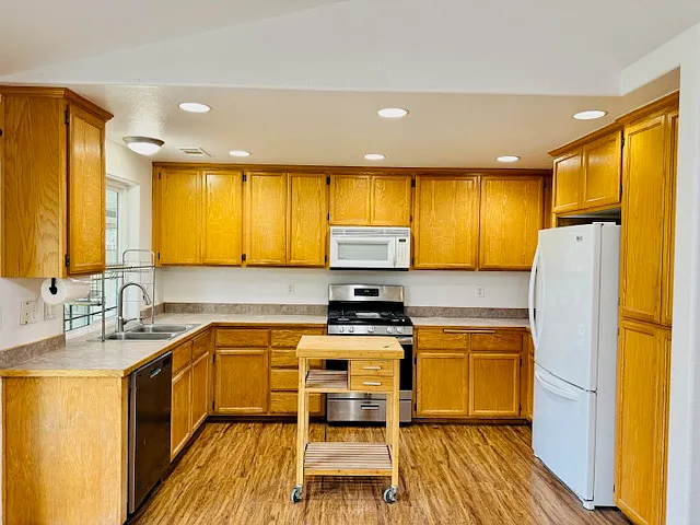 2715 Denton Trl — Photo 11