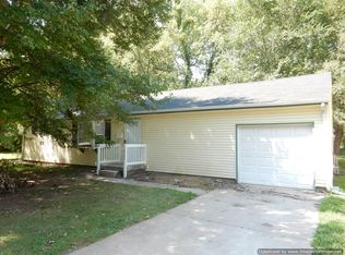 10522 Palmer Ave, Kansas City, MO 64134