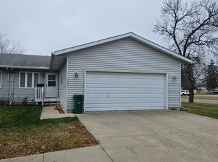 323 3rd Ave S, Wahpeton, ND 58075