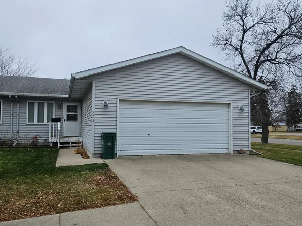 323 3rd Ave S, Wahpeton, ND 58075