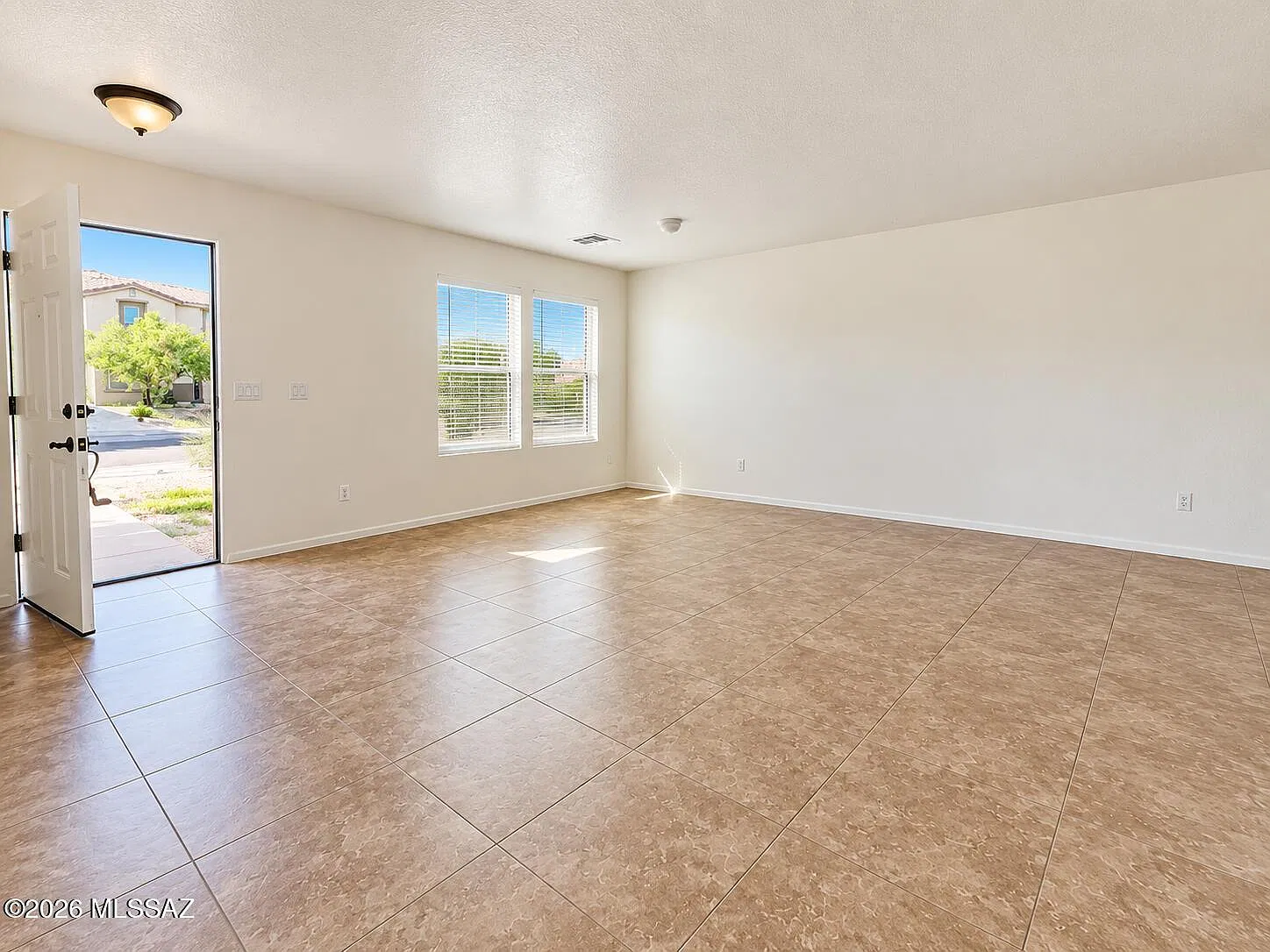 3 bed, 2.5 bath, 2179 sqft, $1,895 — Photo 4