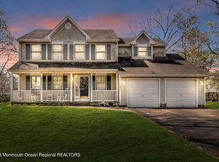 211 Torpedo Rd, Manahawkin, NJ 08050