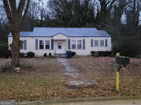 46 E Stephens St, Winder, GA 30680