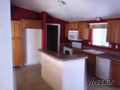 4th image of 2215 E Cabot Dr