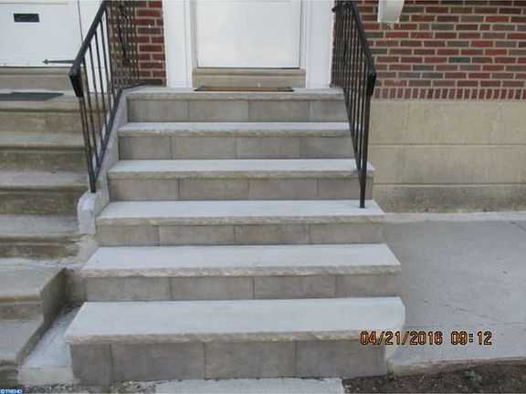 3rd image of 1528 E Johnson St
