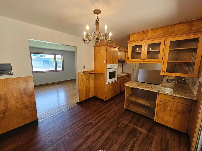 11822 E 15th Ave — Photo 7