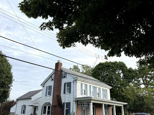 140 Schoolhouse Rd, Palmyra, PA 17078