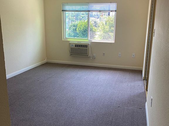 2nd image of 1518 N Avenue 46