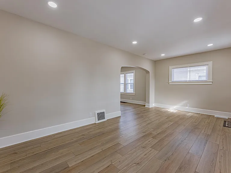 2727 Austin Ave — Photo 6