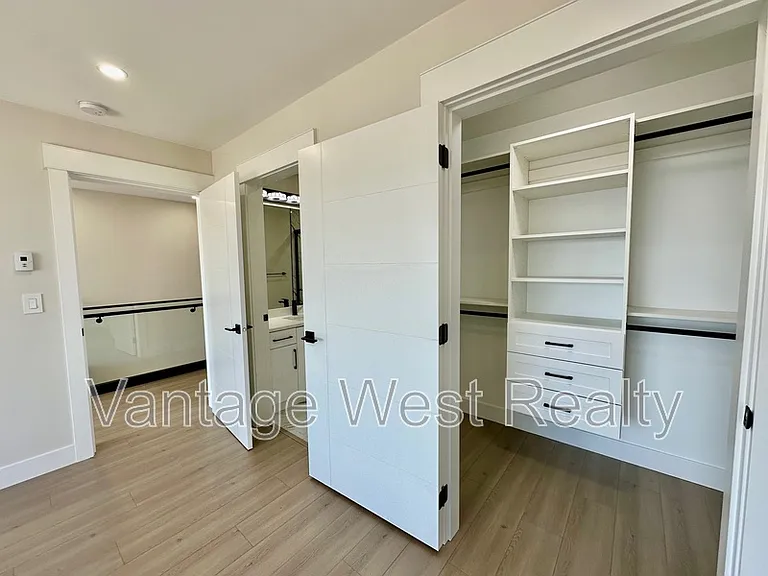 3608 Silver Way — Photo 27