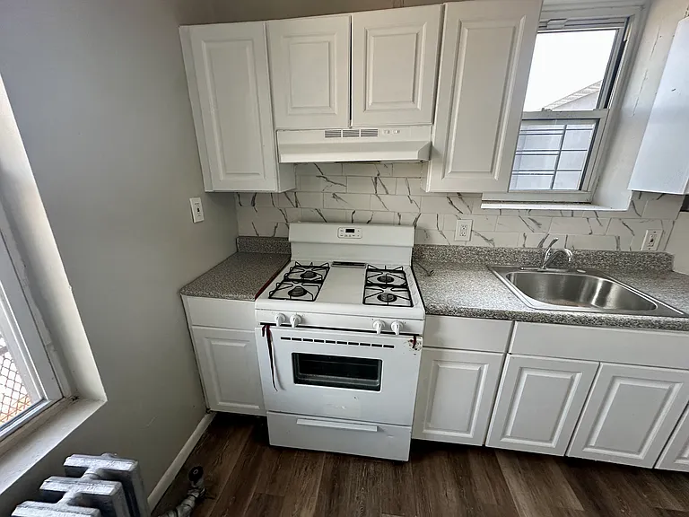 491 Clinton Ave #9 — Photo 2