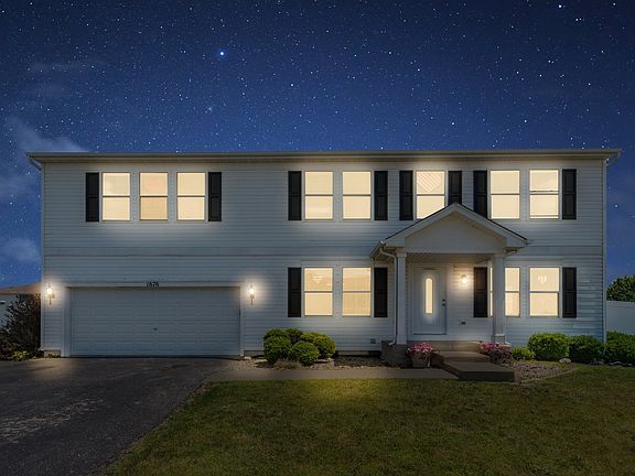2nd image of 1676 Arbor Dr