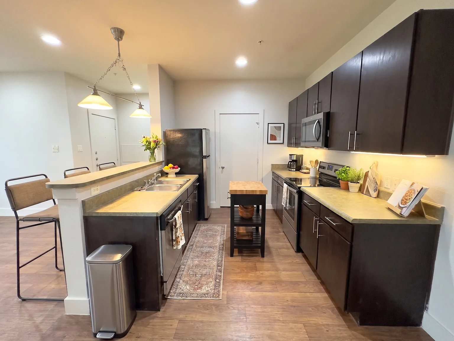 2 bed, 1199 sqft, $900 — Photo 3
