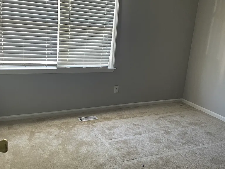 529 Darby Glen Ln — Photo 1